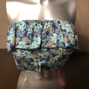 Hollister sleeveless crop top size small
